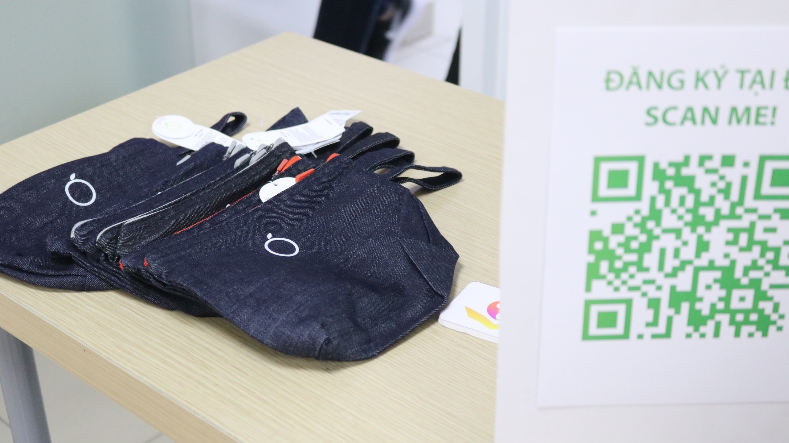 gallery navigation image