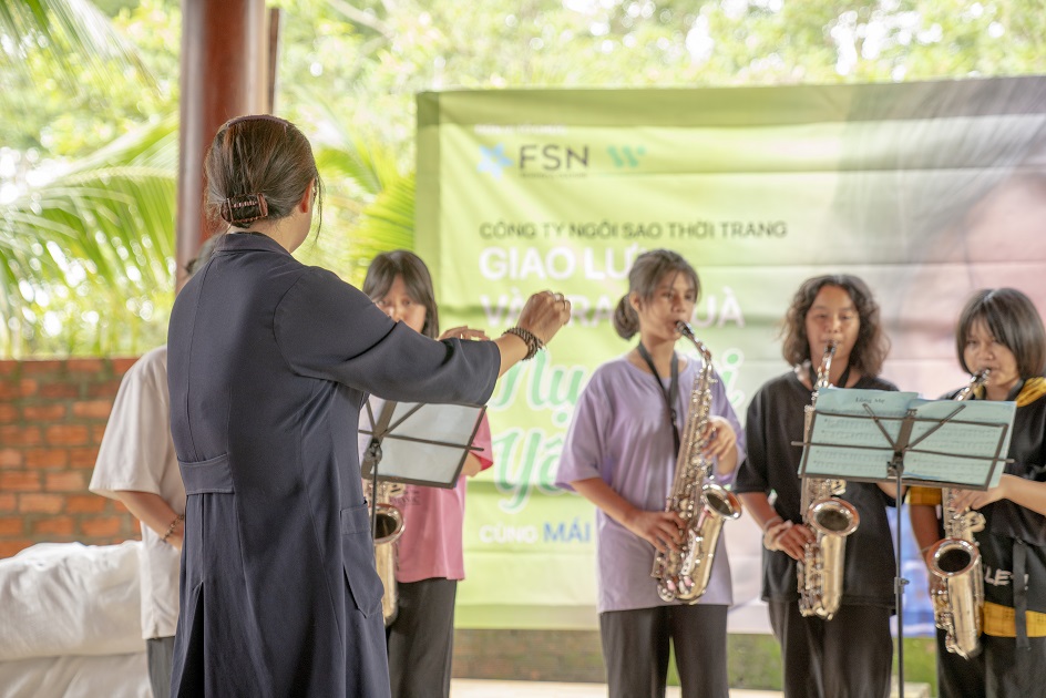 gallery navigation image