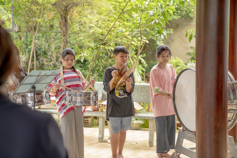 gallery navigation image