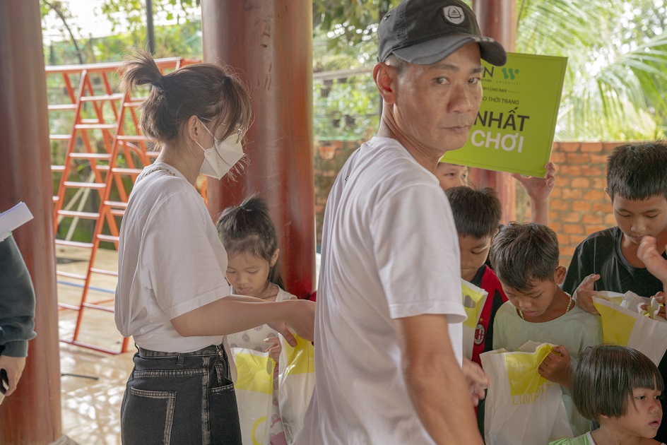 gallery navigation image