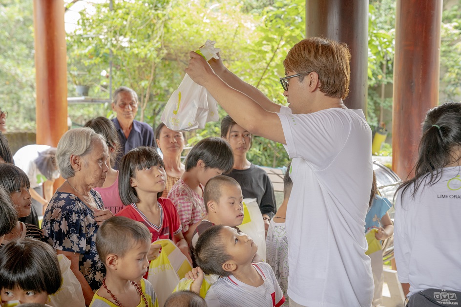 gallery navigation image