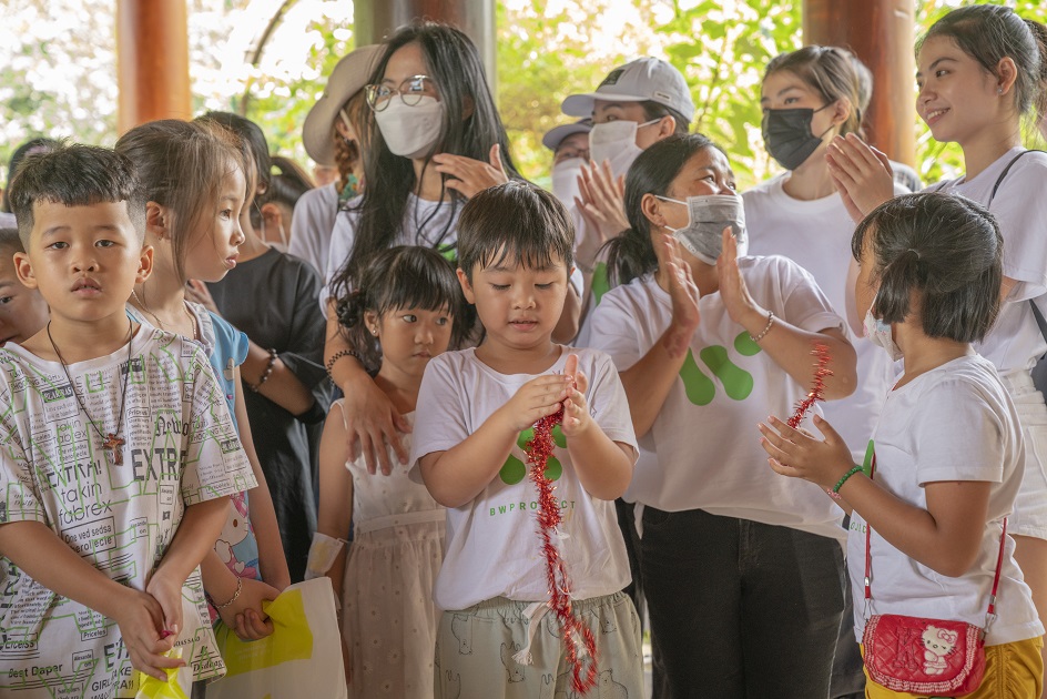 gallery navigation image