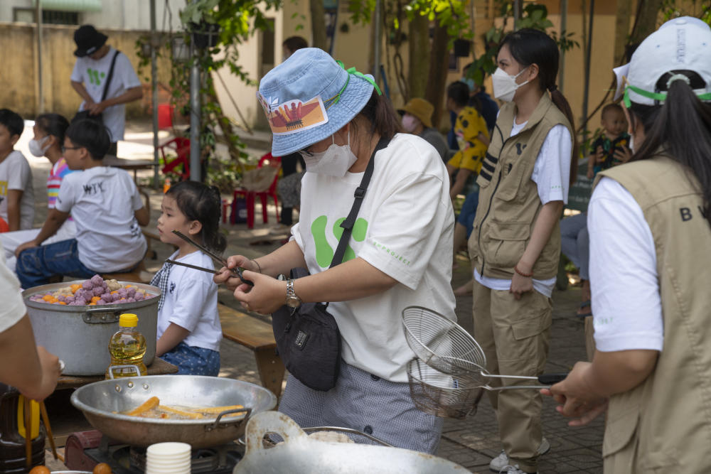 gallery navigation image