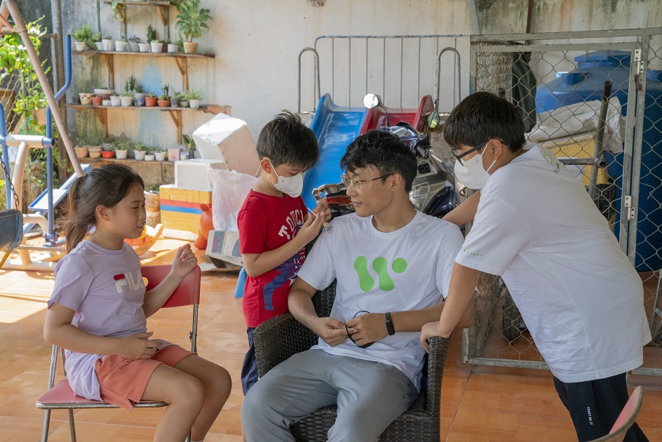 gallery navigation image