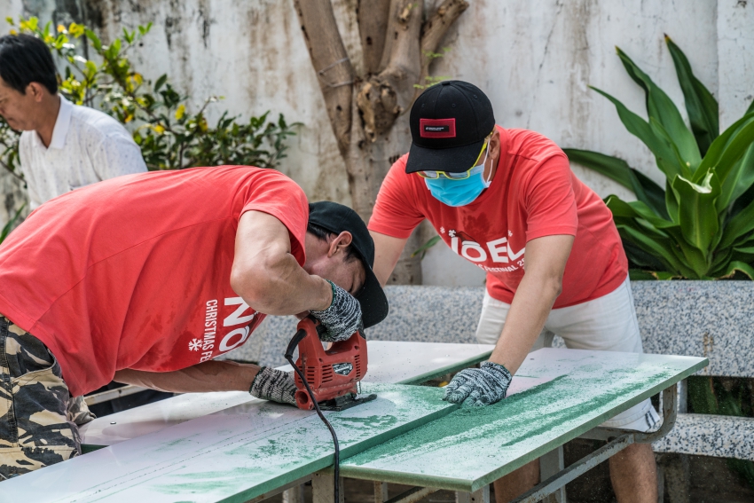 gallery navigation image