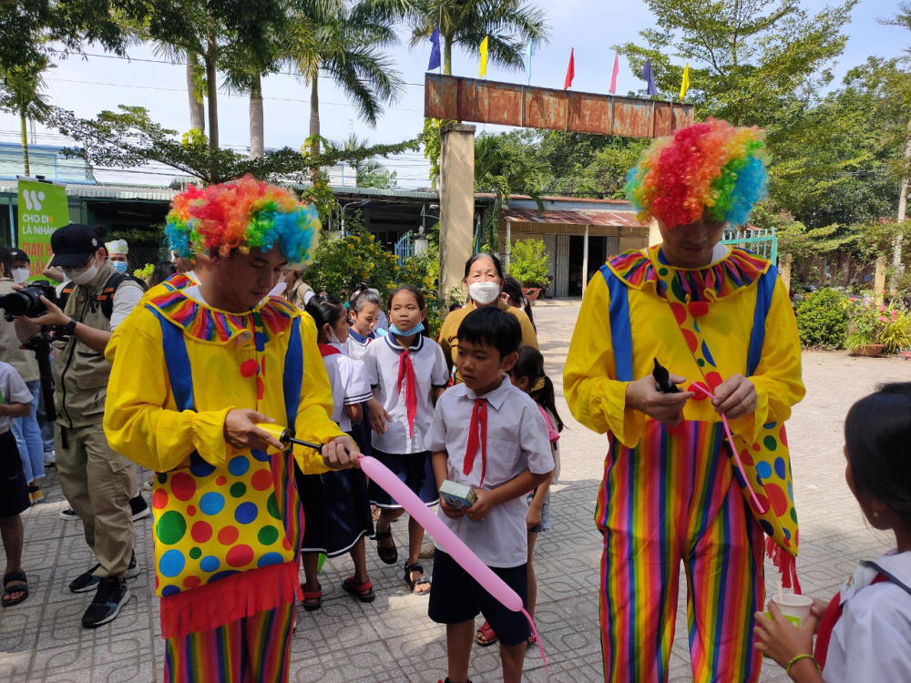 gallery navigation image